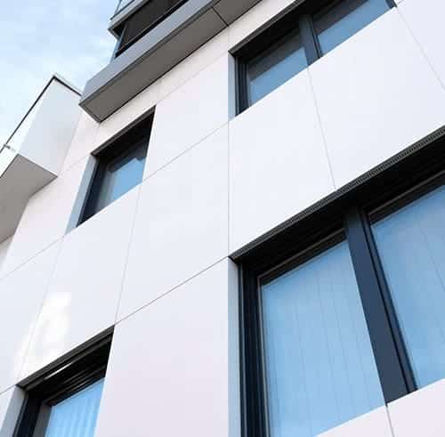 ¿QUE ELEMENTOS CONSTRUCTIVOS COMPONEN LA FACHADA VENTILADA?