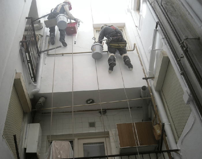 ¿Qué trabajos realiza ARE en rehabilitación de patios?