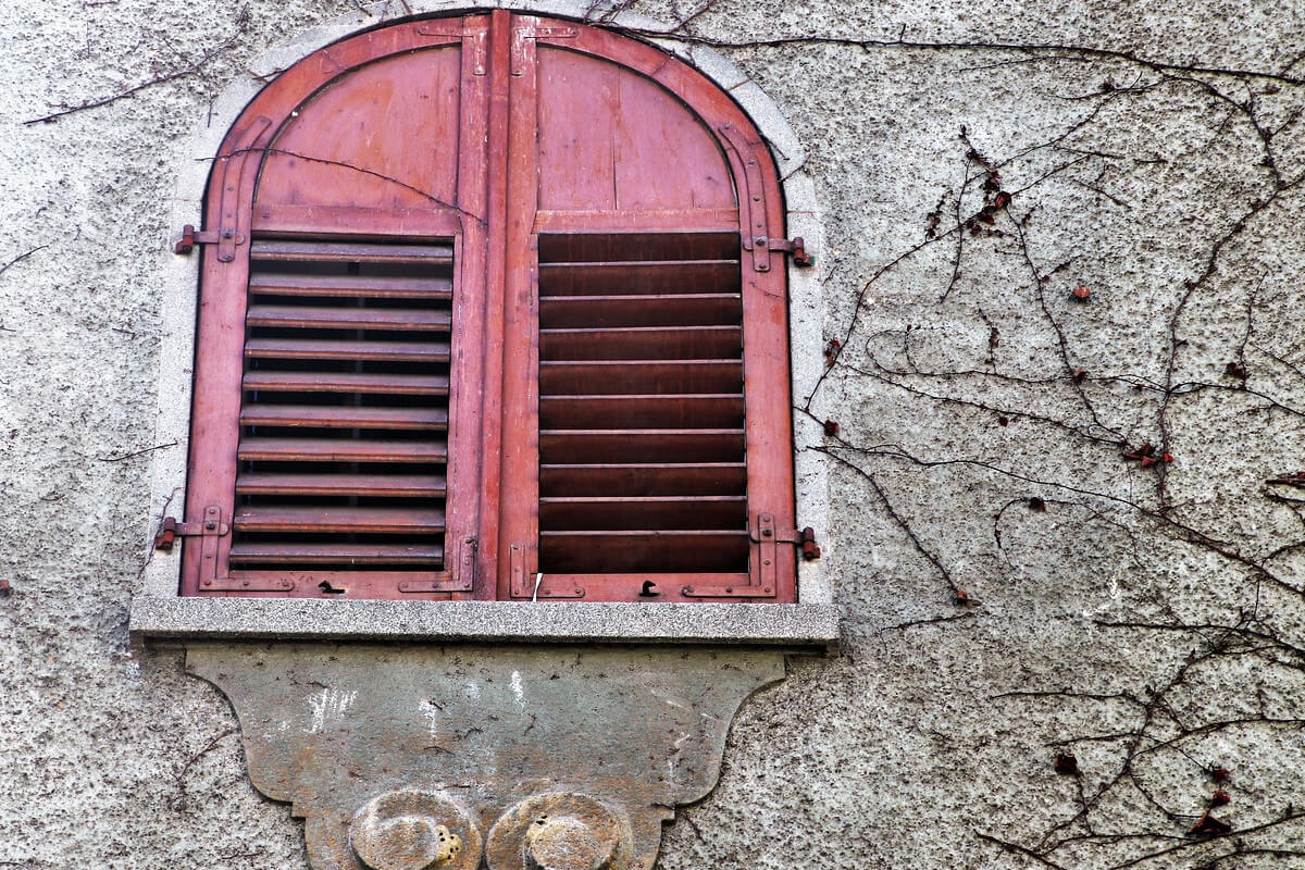 Reparación de las diferentes tipos de grietas en una fachada monocapa