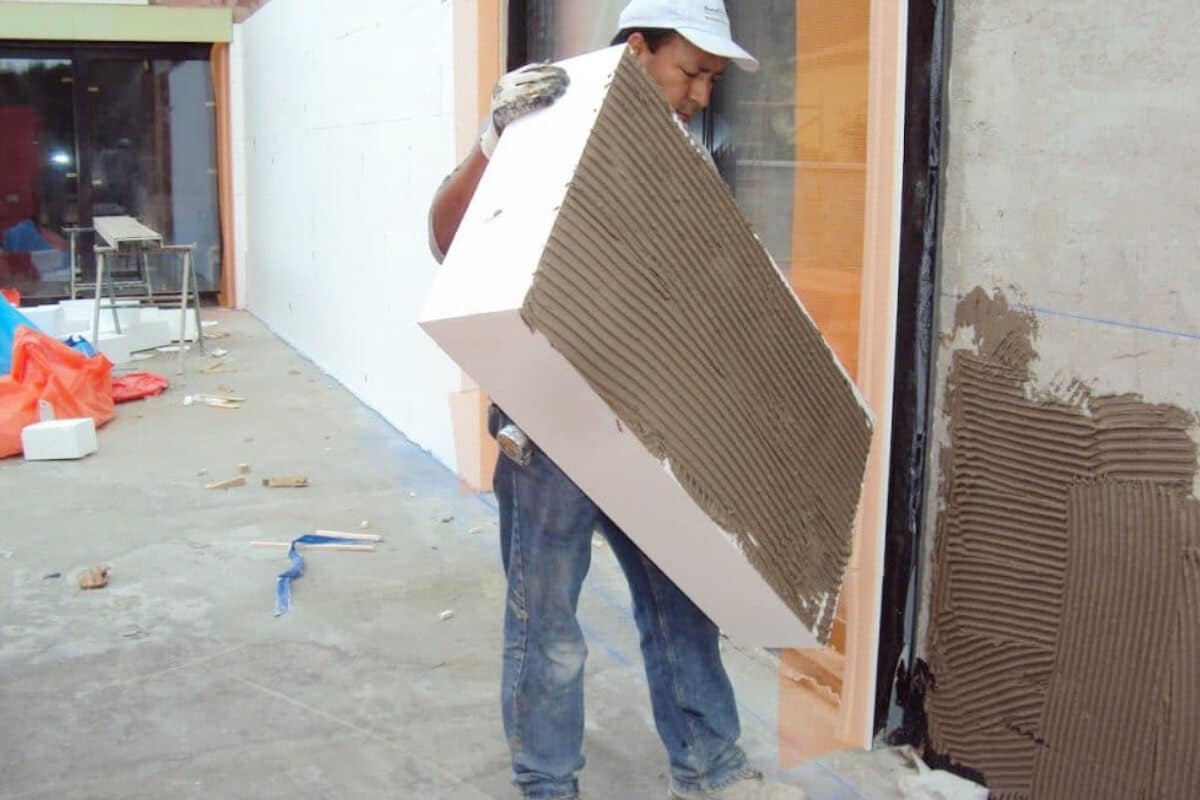 ¿Cuáles son los materiales más utilizados para instalar SATE?