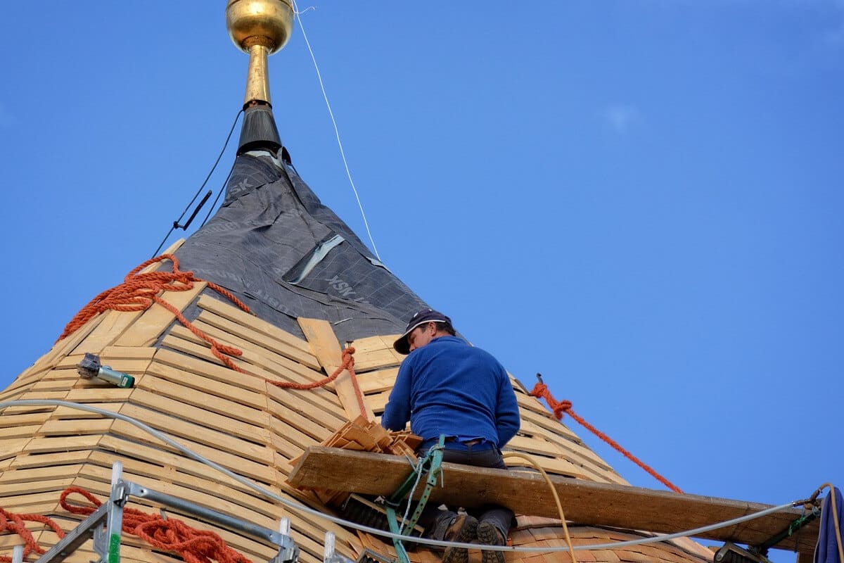 ¿Cuáles son las áreas que se pueden rehabilitar energéticamente en los edificios?