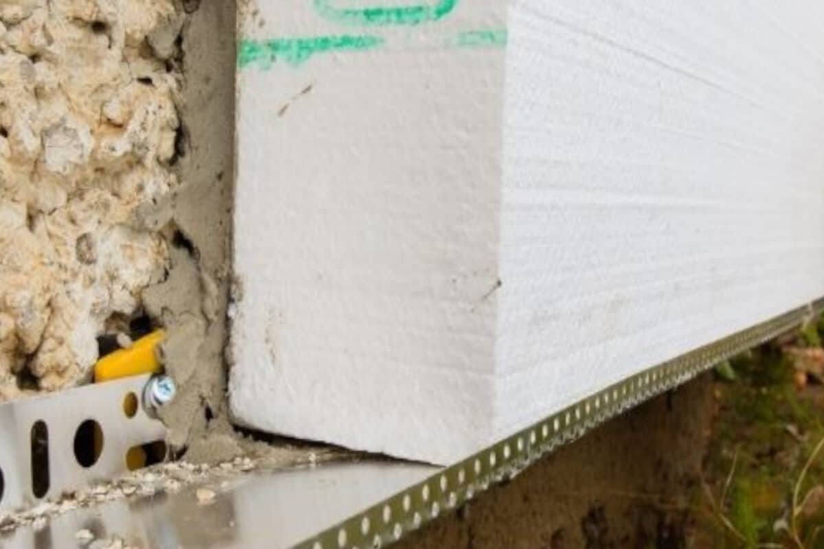 Impermeabilidad del SATE en zócalos