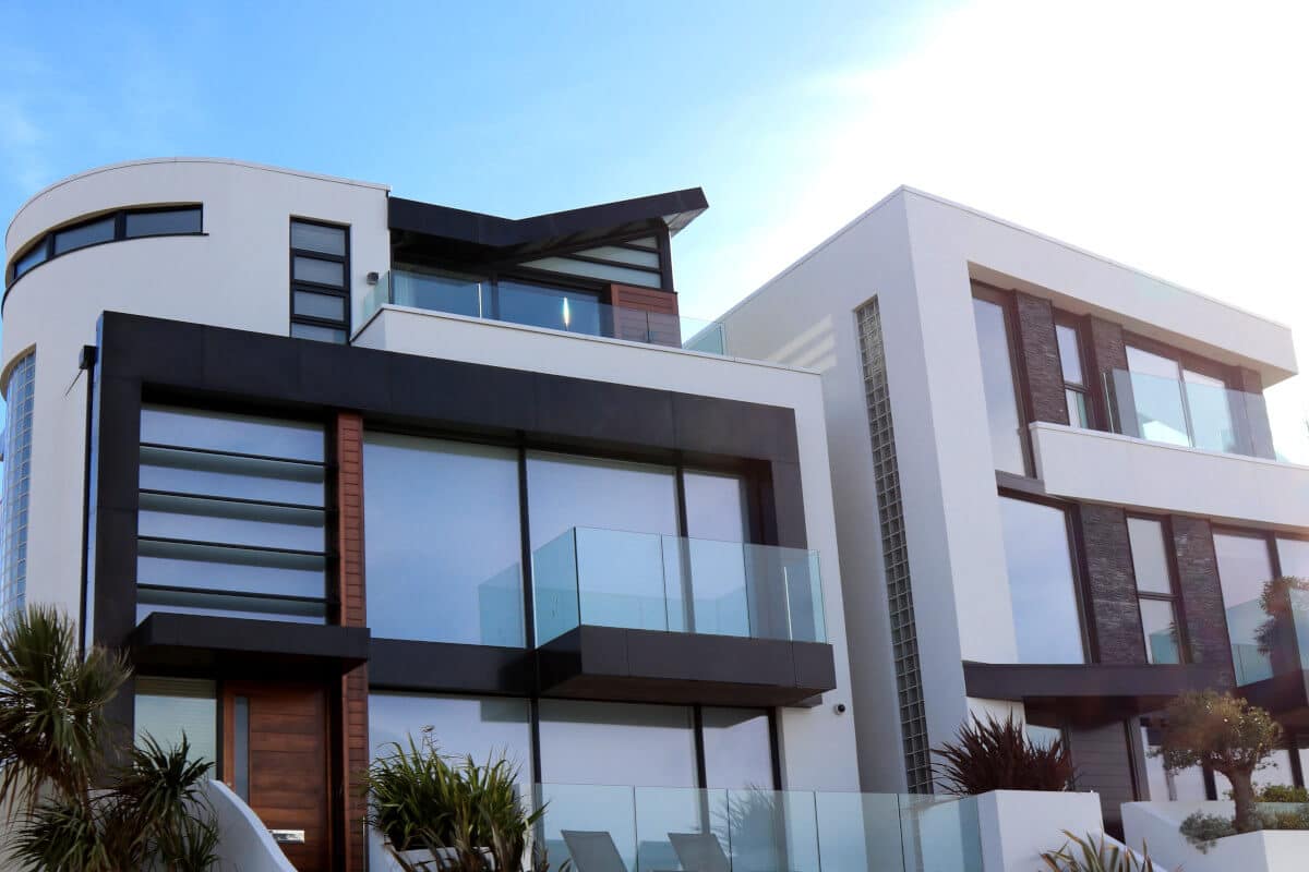 ¿Qué es una fachada y cuál es su principal función?