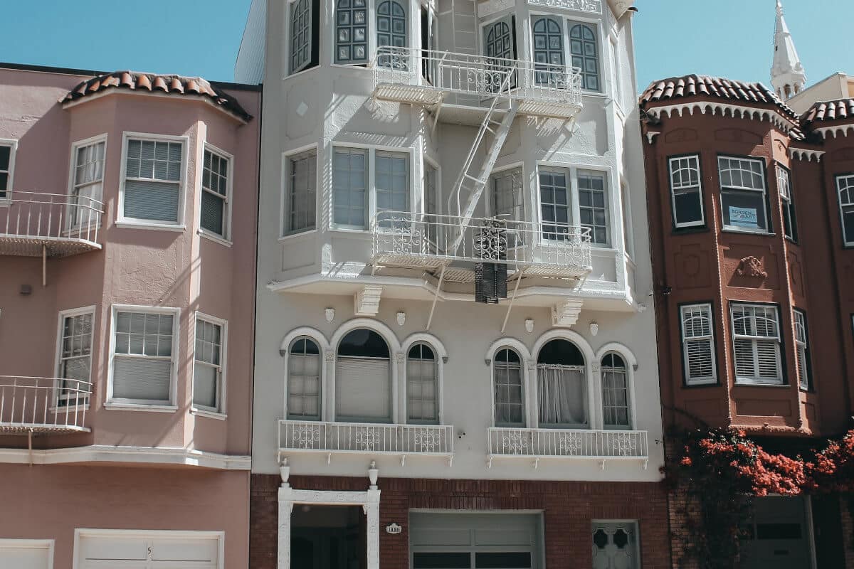 ¿En qué consisten los trabajos en fachadas verticales Madrid?