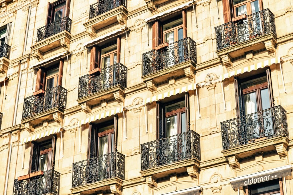 beneficios de rehabilitar edificio en Madrid